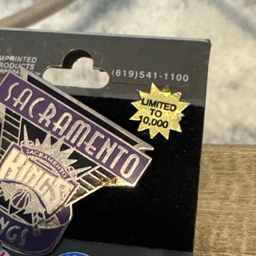 Sacramento Kings NBA Purple & Silver Pin NOS Basketball PinBack tie clasp